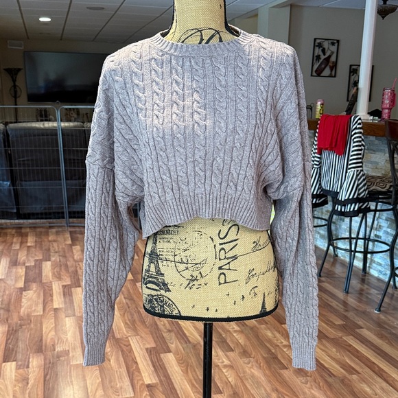 Le Lis Sweaters - Le Lis size medium cropped cable knit taupe sweater